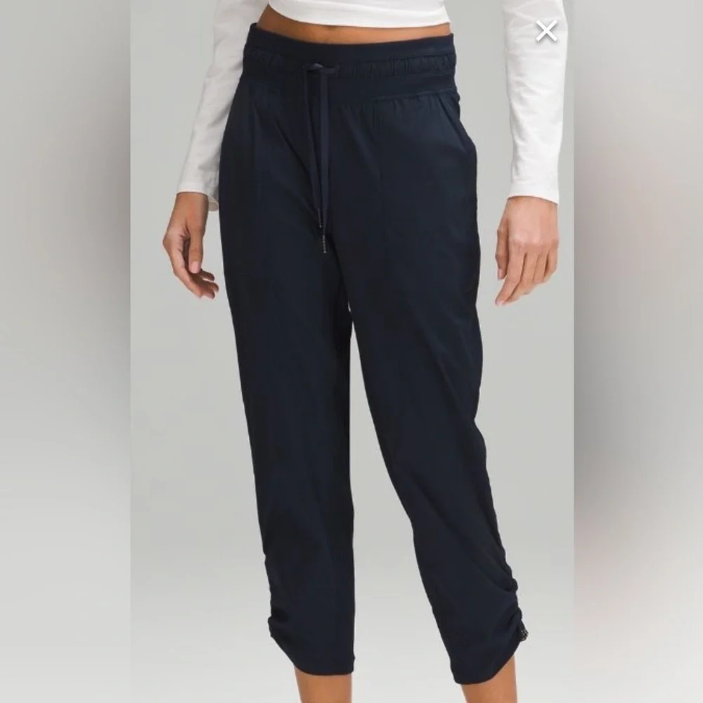 LULULEMON DANCE STUDIO MID-RISE CROPPED PANT 25” BLACK SIZE 4 EUC